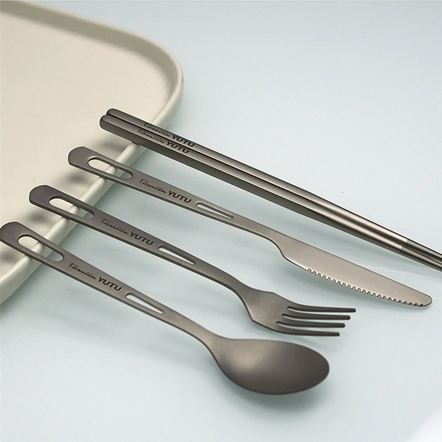 TitanElite: 4-Piece Pure Titanium Cutlery Set